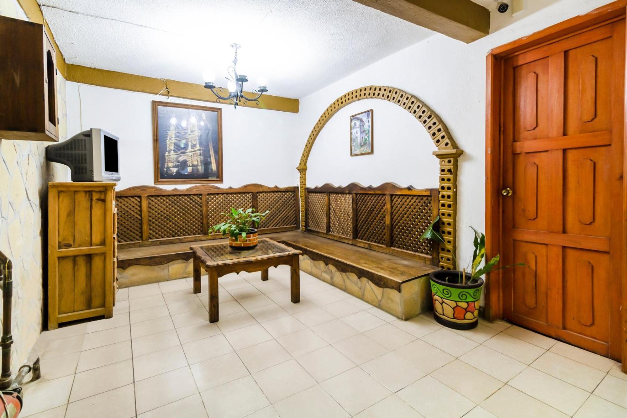 Oyo Hotel La Luna, Templo De Santo Domingo De Guzman San Cristóbal de Las Casas Eksteriør billede
